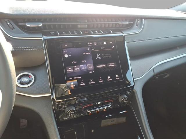 2025 Jeep Grand Cherokee Laredo 4x4
