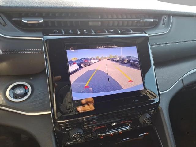 2025 Jeep Grand Cherokee Laredo 4x4