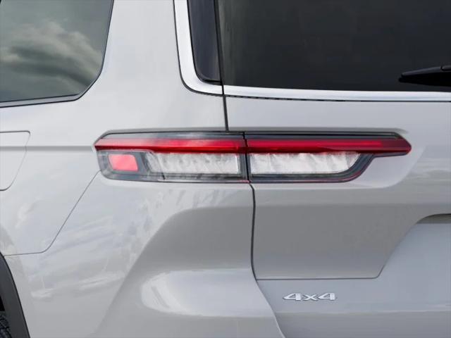 2025 Jeep Grand Cherokee Laredo 4x4