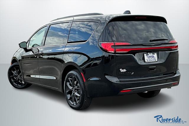 2026 Chrysler Pacifica PACIFICA SELECT AWD