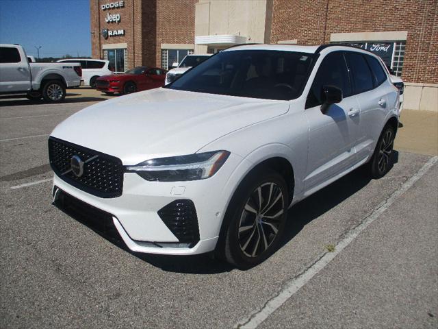 2024 Volvo XC60 B5 Plus Dark Theme