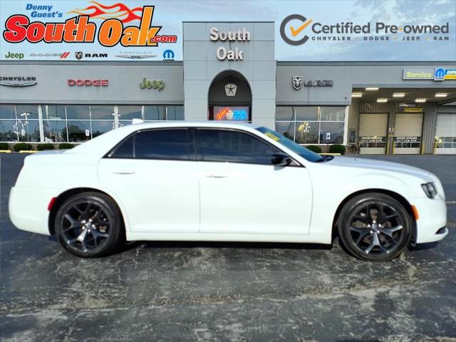 2021 Chrysler 300 Touring 2021 Chrysler 300 Touring