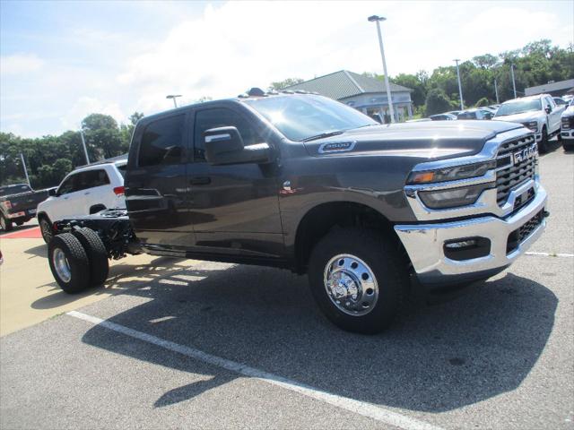 2025 RAM Ram 3500 Chassis Cab RAM 3500 TRADESMAN CREW CAB CHASSIS 4X4 60 CA