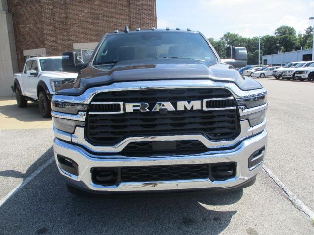 2025 RAM Ram 3500 Chassis Cab RAM 3500 TRADESMAN CREW CAB CHASSIS 4X4 60 CA