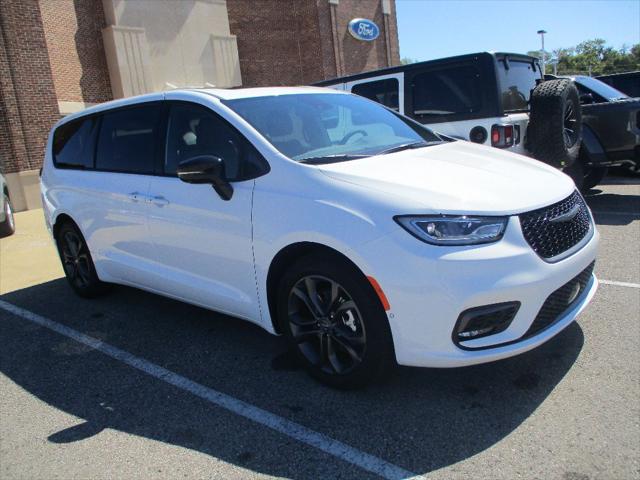 2026 Chrysler Pacifica PACIFICA SELECT