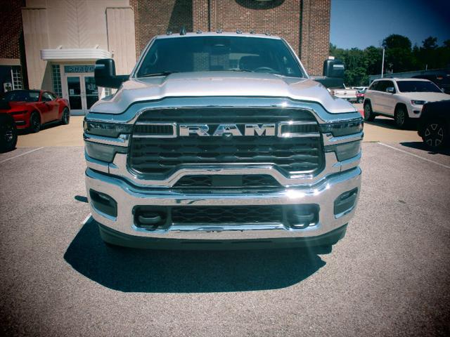 2026 RAM Ram 3500 Chassis Cab RAM 3500 TRADESMAN CREW CAB CHASSIS 4X4 60 CA 2026 RAM Ram 3500 Chassis Cab RAM 3500 TRADESMAN CREW CAB CHASSIS 4X4 60 CA