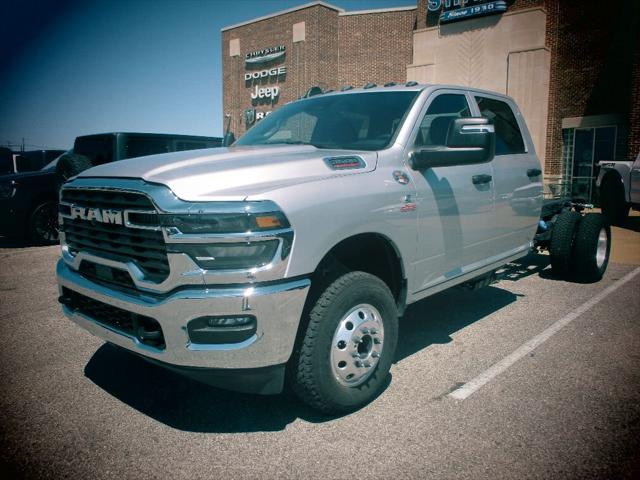 2026 RAM Ram 3500 Chassis Cab RAM 3500 TRADESMAN CREW CAB CHASSIS 4X4 60 CA 2026 RAM Ram 3500 Chassis Cab RAM 3500 TRADESMAN CREW CAB CHASSIS 4X4 60 CA