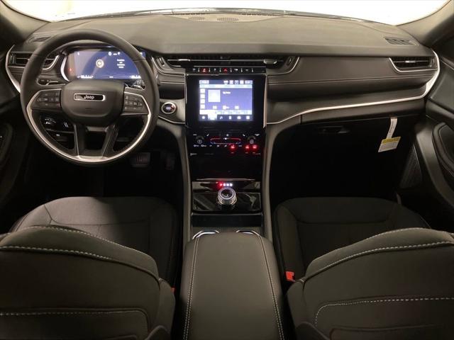 2025 Jeep Grand Cherokee GRAND CHEROKEE L LAREDO X 4X4