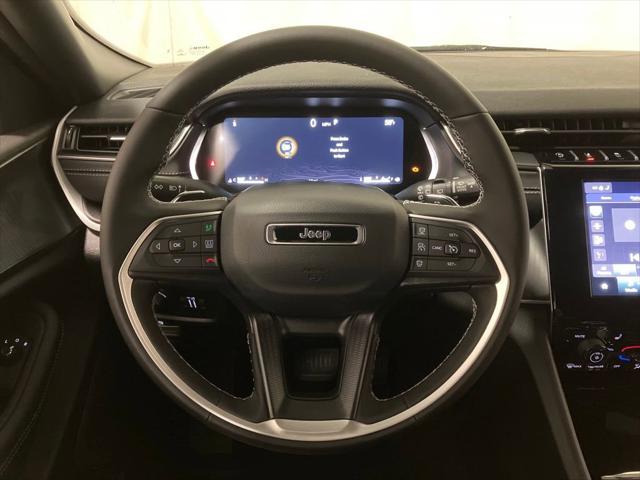 2025 Jeep Grand Cherokee GRAND CHEROKEE L LAREDO X 4X4