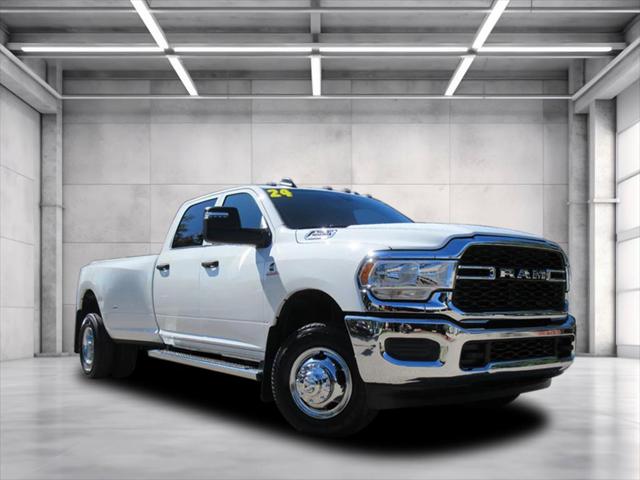 2024 RAM 3500 Tradesman Crew Cab 4x4 8 Box