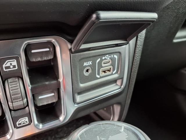 2025 Jeep Wrangler 4-Door Sahara 4x4
