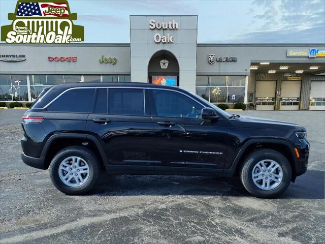 2025 Jeep Grand Cherokee GRAND CHEROKEE LAREDO 4X4