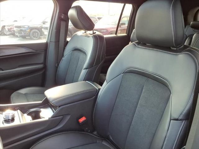 2025 Jeep Grand Cherokee Altitude X 4x4