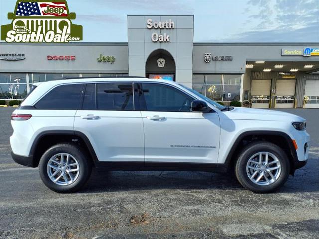2025 Jeep Grand Cherokee GRAND CHEROKEE LAREDO X 4X4