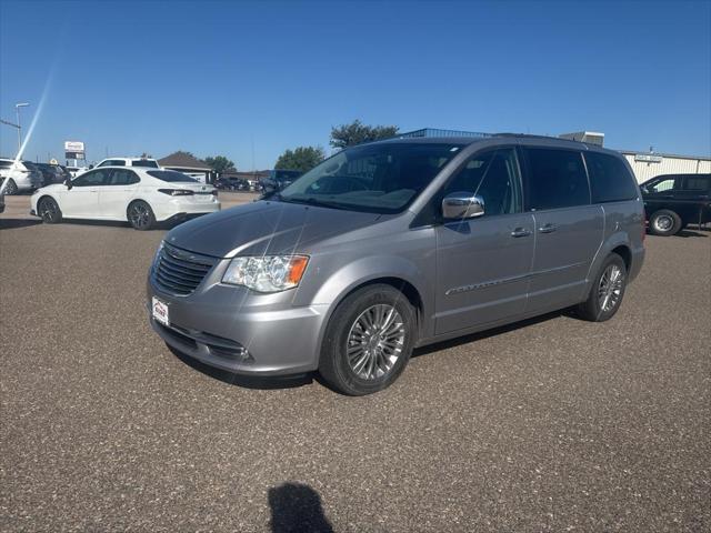 2014 Chrysler Town and Country Touring-L 2014 Chrysler Town and Country Touring-L