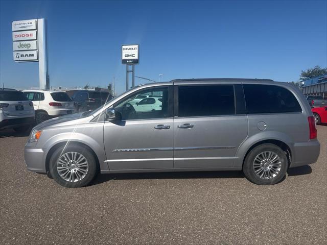 2014 Chrysler Town and Country Touring-L 2014 Chrysler Town and Country Touring-L