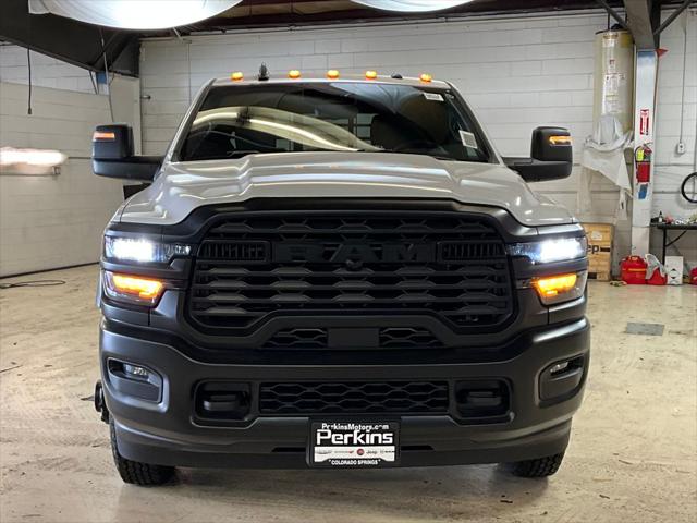 2025 RAM Ram 3500 Chassis Cab RAM 3500 TRADESMAN CREW CAB CHASSIS 4X4 60 CA