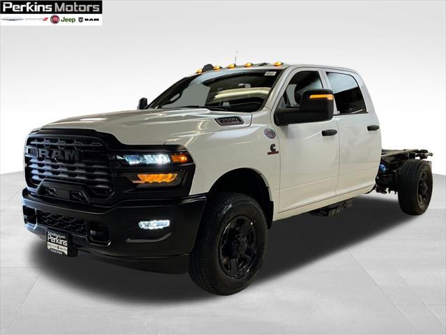 2025 RAM Ram 5500 Chassis Cab RAM 5500 TRADESMAN CHASSIS CREW CAB 4X4 84 CA 2025 RAM Ram 5500 Chassis Cab RAM 5500 TRADESMAN CHASSIS CREW CAB 4X4 84 CA