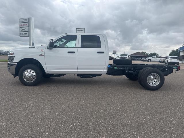 2025 RAM Ram 3500 Chassis Cab RAM 3500 TRADESMAN CREW CAB CHASSIS 4X2 60 CA 2025 RAM Ram 3500 Chassis Cab RAM 3500 TRADESMAN CREW CAB CHASSIS 4X2 60 CA
