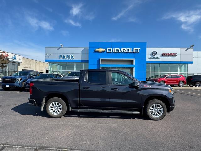 2022 Chevrolet Silverado 1500 4WD Crew Cab Short Bed RST