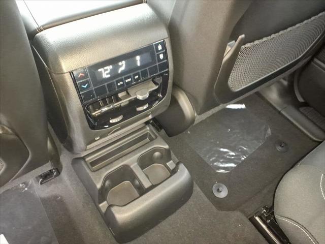 2025 Jeep Grand Cherokee Laredo 4x4