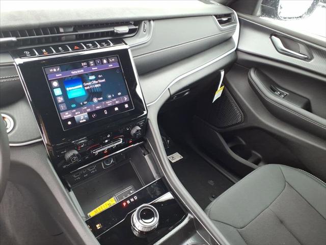 2025 Jeep Grand Cherokee Laredo 4x4
