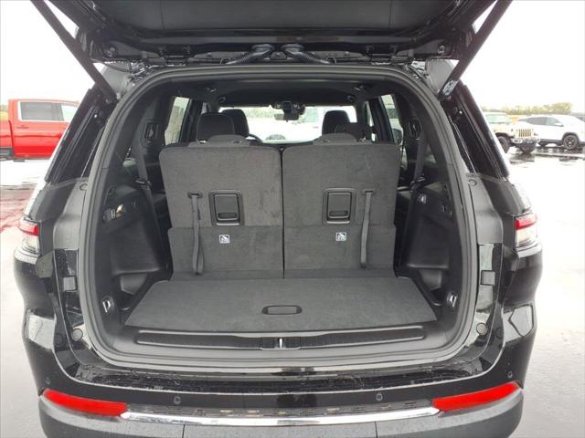 2025 Jeep Grand Cherokee Laredo 4x4