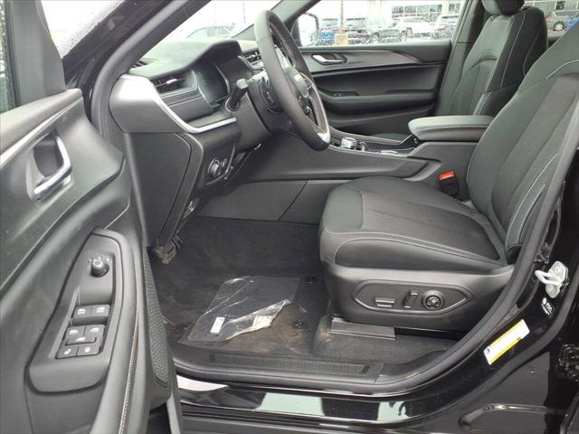 2025 Jeep Grand Cherokee Laredo 4x4