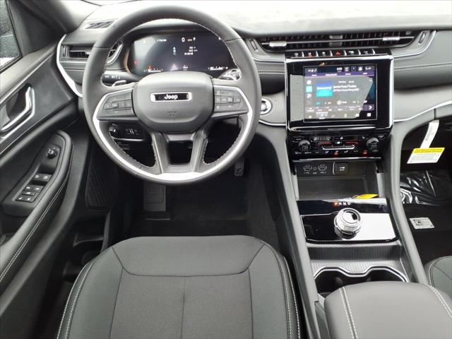 2025 Jeep Grand Cherokee GRAND CHEROKEE LAREDO X 4X4