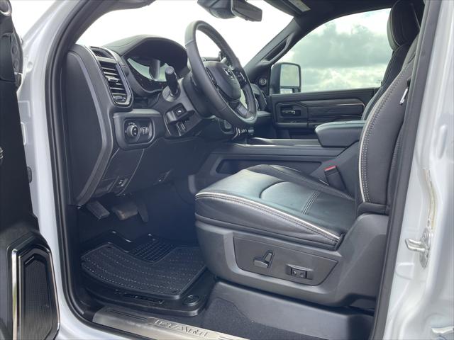 2025 RAM 3500 Limited Mega Cab 4x4 64 Box