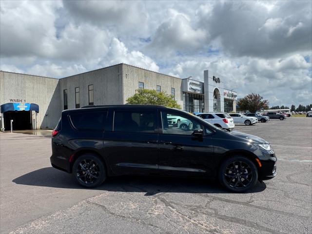 2026 Chrysler Pacifica PACIFICA LIMITED AWD