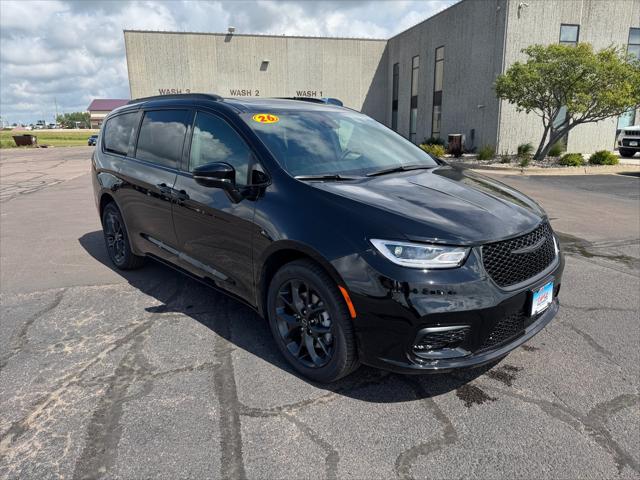 2026 Chrysler Pacifica PACIFICA LIMITED AWD
