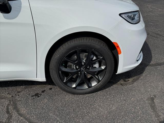 2026 Chrysler Pacifica PACIFICA LIMITED AWD