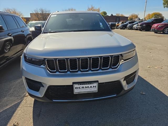 2025 Jeep Grand Cherokee GRAND CHEROKEE LAREDO X 4X4 2025 Jeep Grand Cherokee GRAND CHEROKEE LAREDO X 4X4