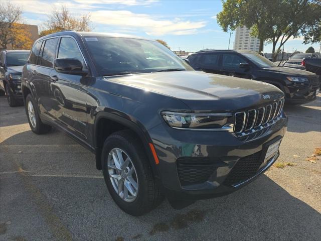 2025 Jeep Grand Cherokee GRAND CHEROKEE LAREDO X 4X4