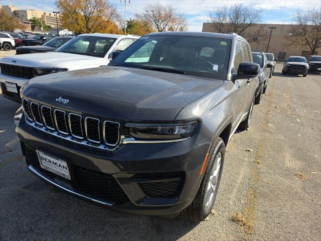 2025 Jeep Grand Cherokee GRAND CHEROKEE LAREDO X 4X4
