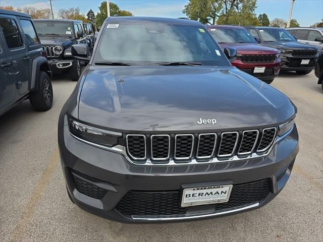 2025 Jeep Grand Cherokee GRAND CHEROKEE LAREDO X 4X4