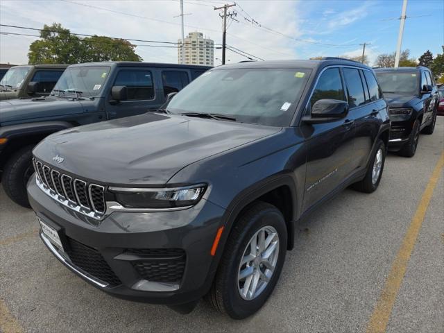 2025 Jeep Grand Cherokee GRAND CHEROKEE LAREDO X 4X4