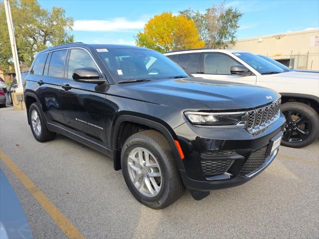 2025 Jeep Grand Cherokee GRAND CHEROKEE LAREDO X 4X4