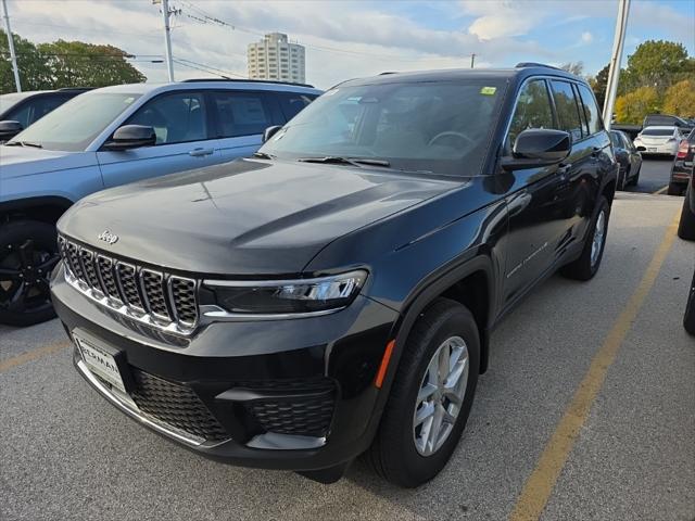 2025 Jeep Grand Cherokee GRAND CHEROKEE LAREDO X 4X4