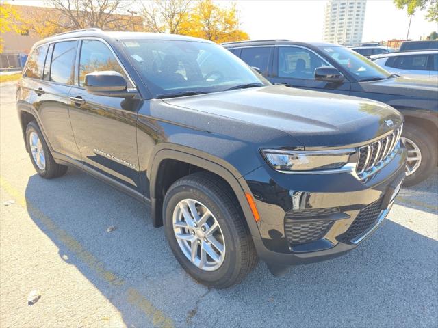 2025 Jeep Grand Cherokee GRAND CHEROKEE LAREDO X 4X4