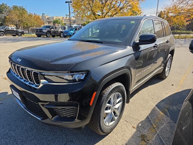 2025 Jeep Grand Cherokee GRAND CHEROKEE LAREDO X 4X4