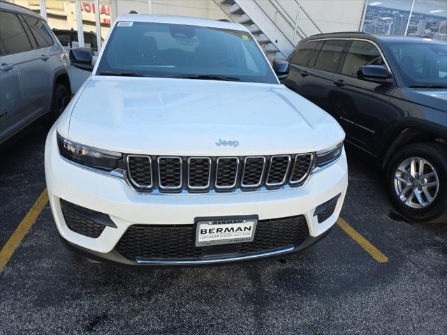 2025 Jeep Grand Cherokee GRAND CHEROKEE LAREDO X 4X4