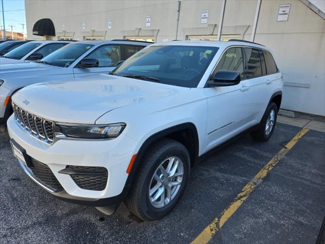 2025 Jeep Grand Cherokee GRAND CHEROKEE LAREDO X 4X4