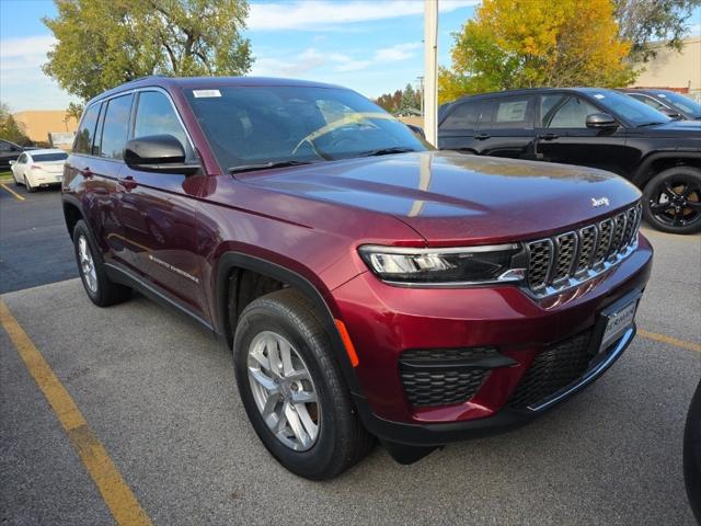 2025 Jeep Grand Cherokee GRAND CHEROKEE LAREDO X 4X4