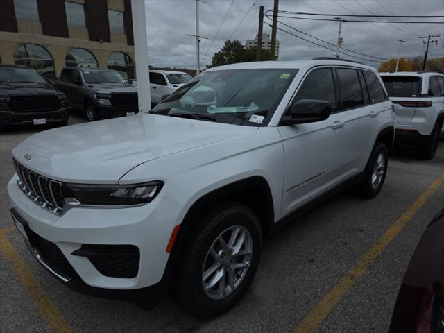 2025 Jeep Grand Cherokee GRAND CHEROKEE LAREDO X 4X4