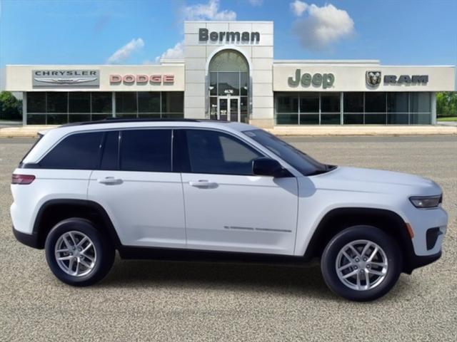 2025 Jeep Grand Cherokee GRAND CHEROKEE LAREDO X 4X4