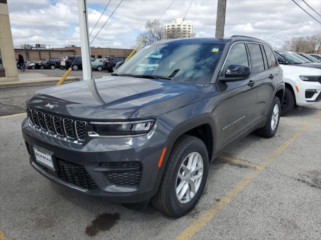 2025 Jeep Grand Cherokee GRAND CHEROKEE LAREDO X 4X4