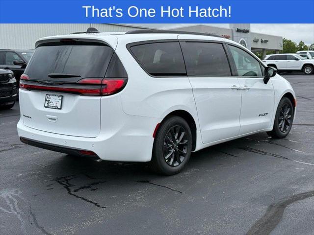 2025 Chrysler Pacifica PACIFICA SELECT