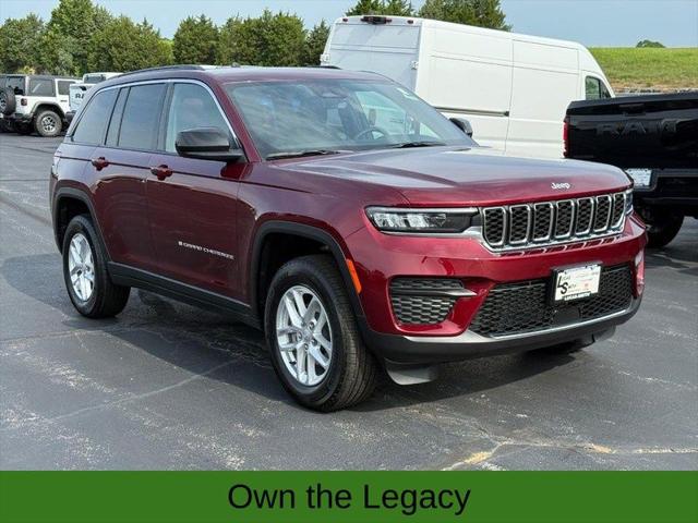 2025 Jeep Grand Cherokee GRAND CHEROKEE LAREDO X 4X4